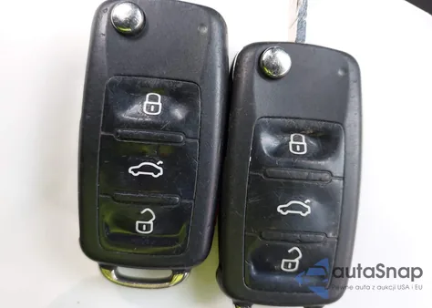 2013 Volkswagen Passat 2.5L Se из США, поврежденный, VIN 1VWBP7A37DC122877